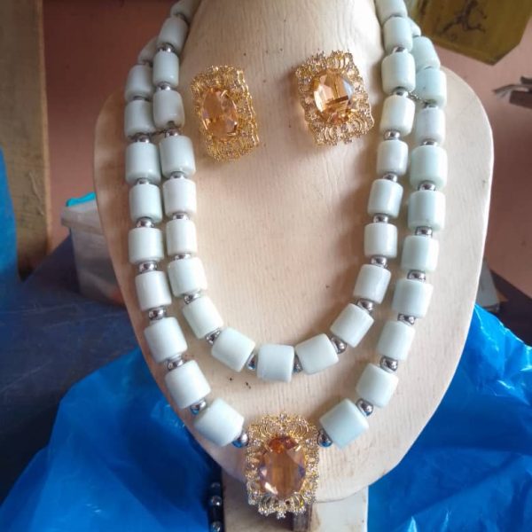 Shining Blue Bead for the Noble