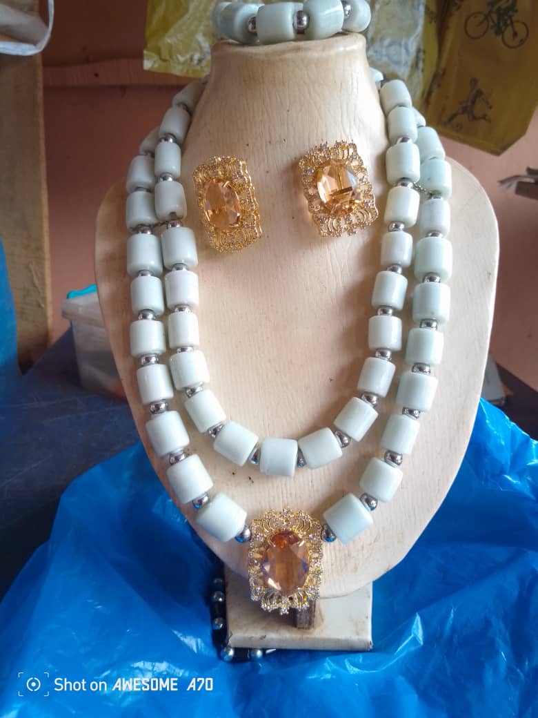 Shining Blue Bead for the Noble Shining Blue Bead for the Noble